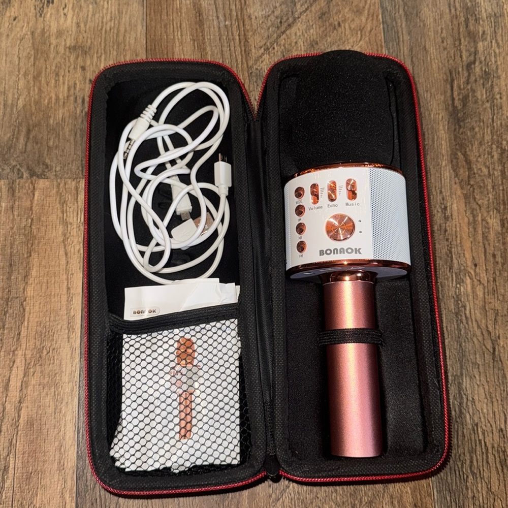 Bonaok Wireless Bluetooth Karaoke Microphone